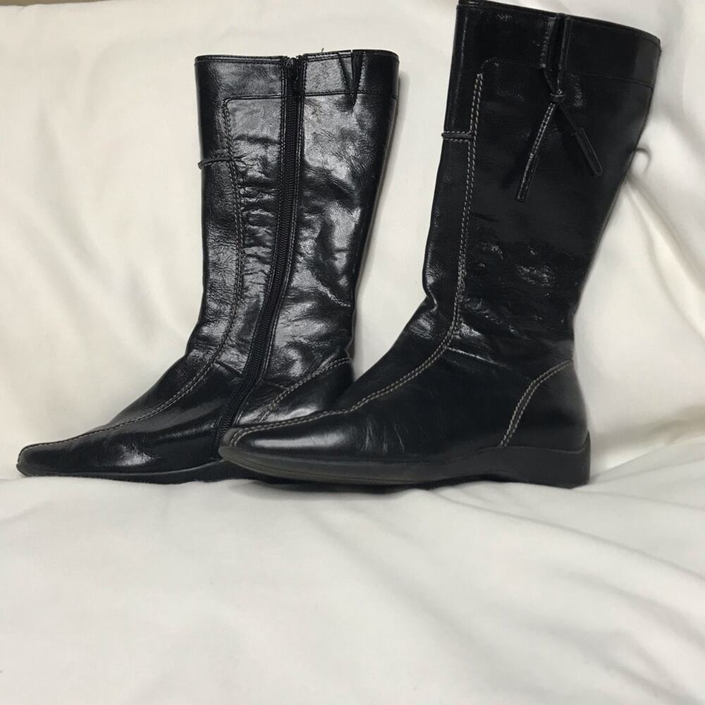CLOSET CLEAR OUT L!  Bata Emotion Boot w/Tassel